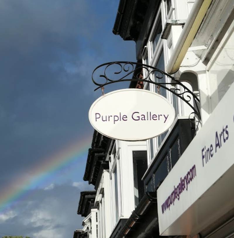 Depuis plus de 10 ans, Muriel Bernard expose ses peintures et ses gravures à la "purple Gallery"