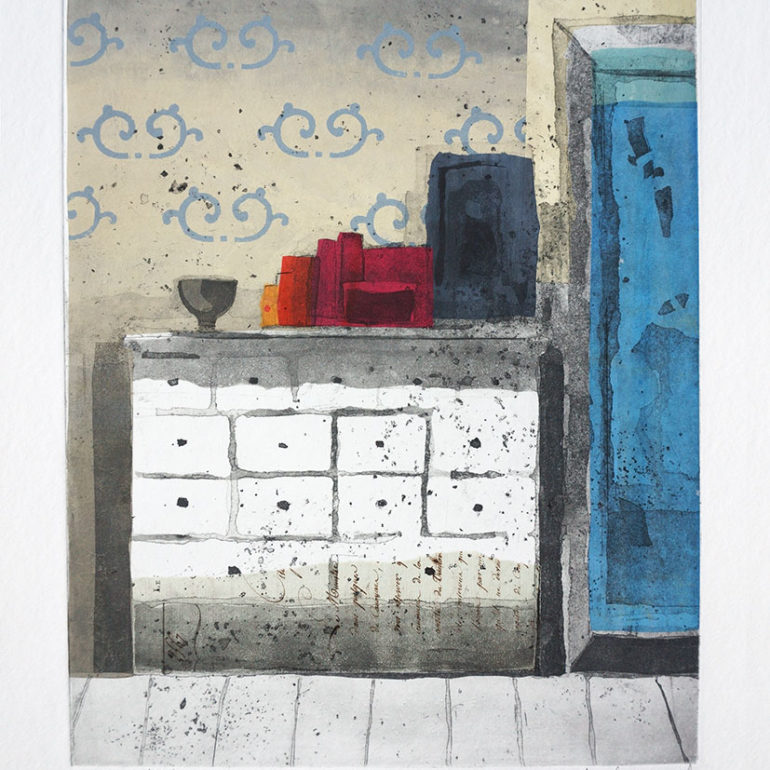 Muriel Bernard vit et travaille à Vannes dans le Morbihan