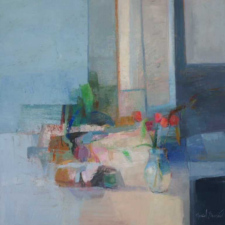Les peintures de muriel Bernard ont pour thème la nature morte.